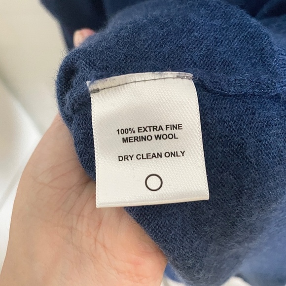 Thomas Dean Men’s Knit Sweater 100% Merino Wool Blue V neck Sz XL - Picture 8 of 12